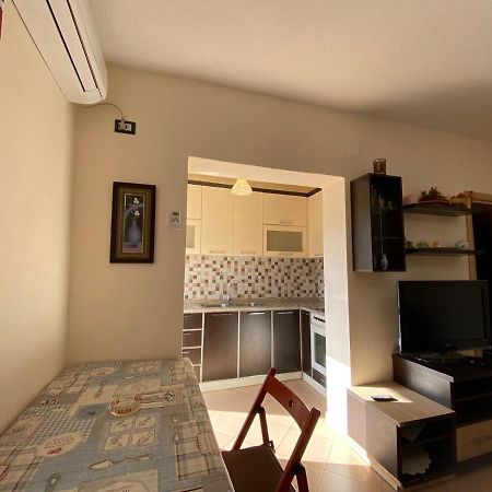 88 Apartment Himare Esterno foto