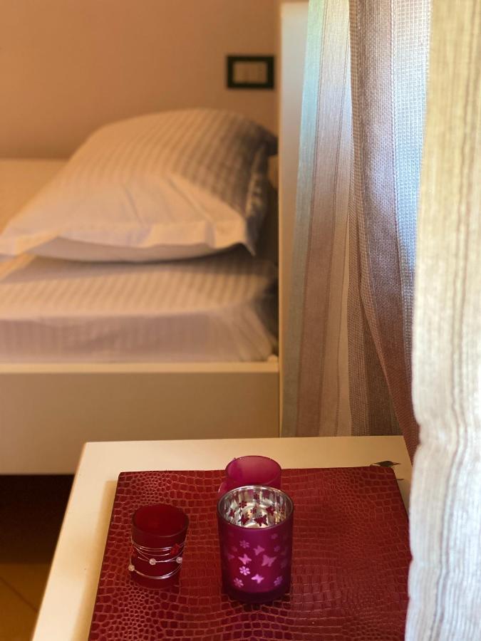 88 Apartment Himare Esterno foto