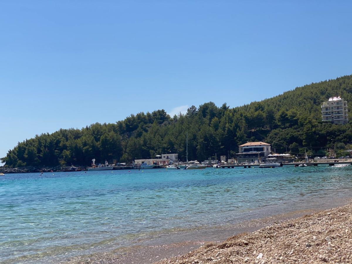 88 Apartment Himare Esterno foto