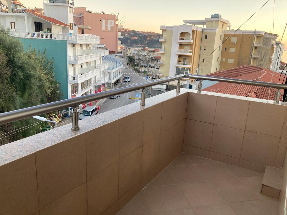 88 Apartment Himare Esterno foto