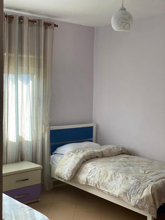 88 Apartment Himare Esterno foto