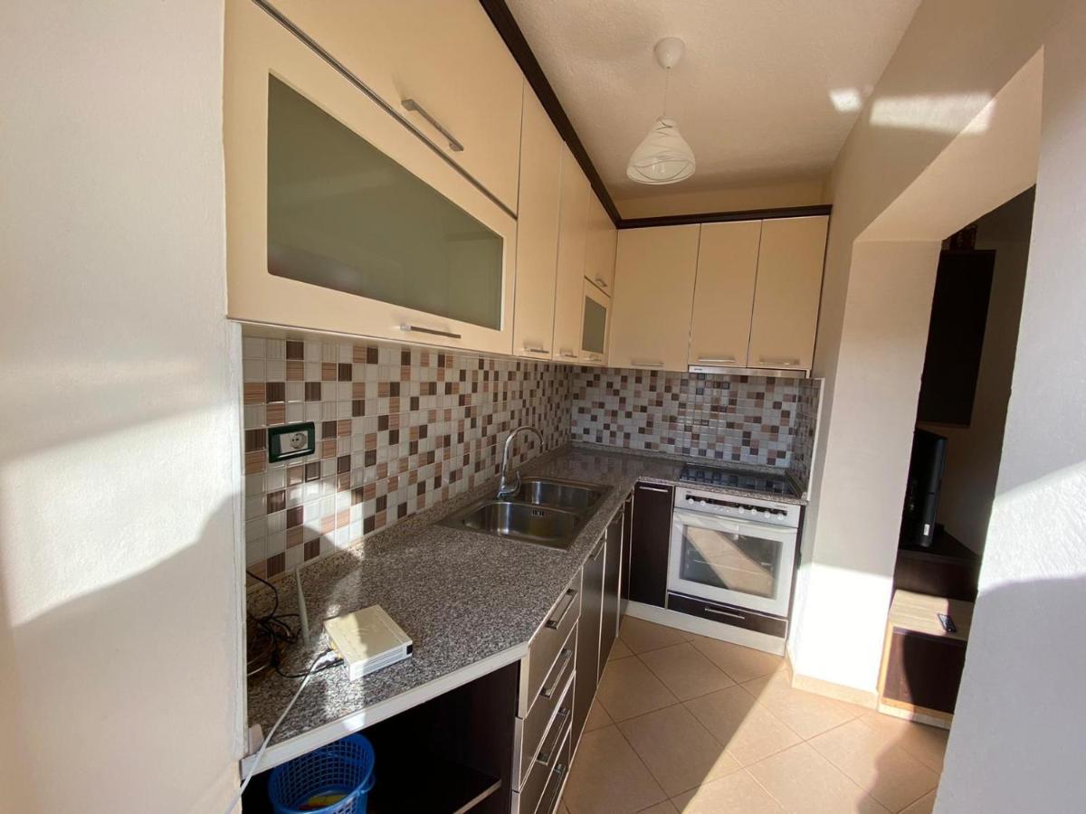 88 Apartment Himare Esterno foto